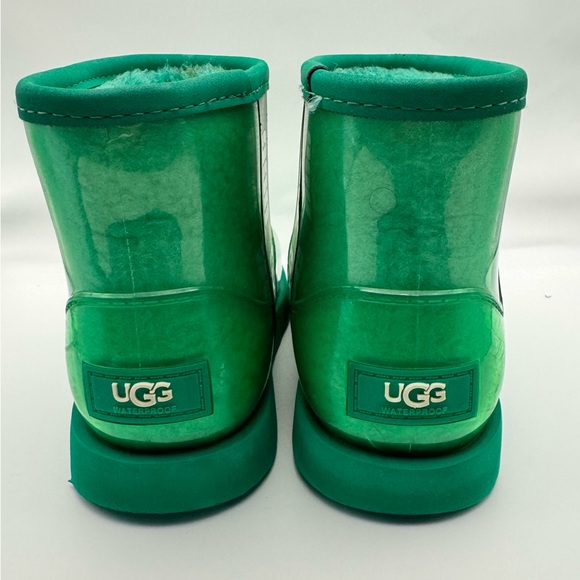 Ugh Classic Clear Mini II Youth Boots. Green. Size 12. Waterproof. Rain/Snow - Picture 2 of 6
